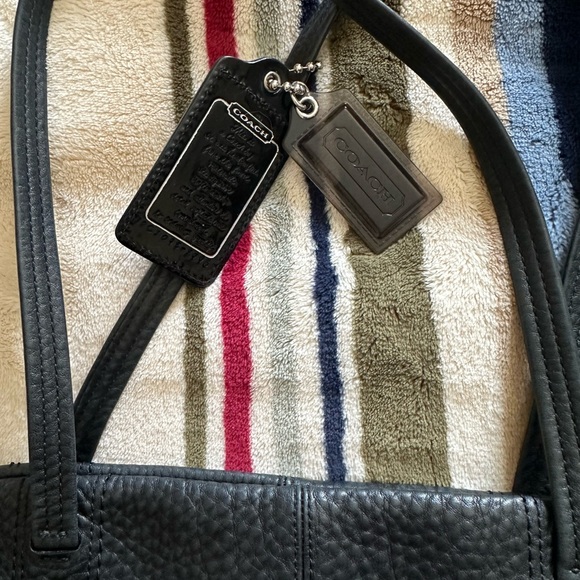 Coach Black Leather Shoulder Bag - Picture 4 of 10